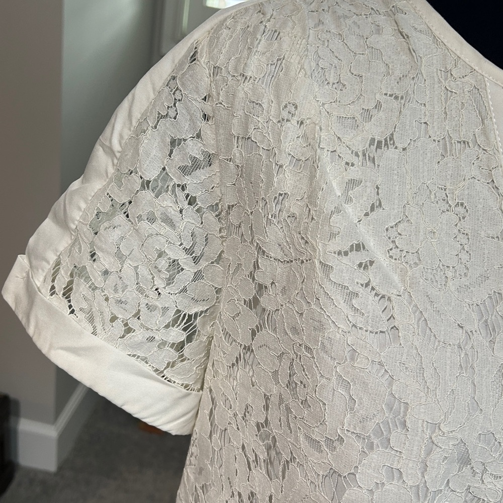 Elegant White Lace Women's Top - Picture 2 of 5
